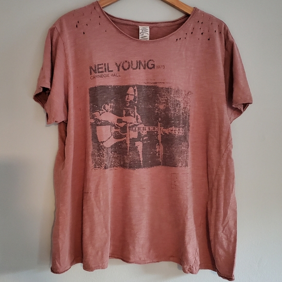 Magnolia Pearl Tops - Magnolia Pearl Distressed Boyfriend Tee Neil Young Carnegie Hall 1970